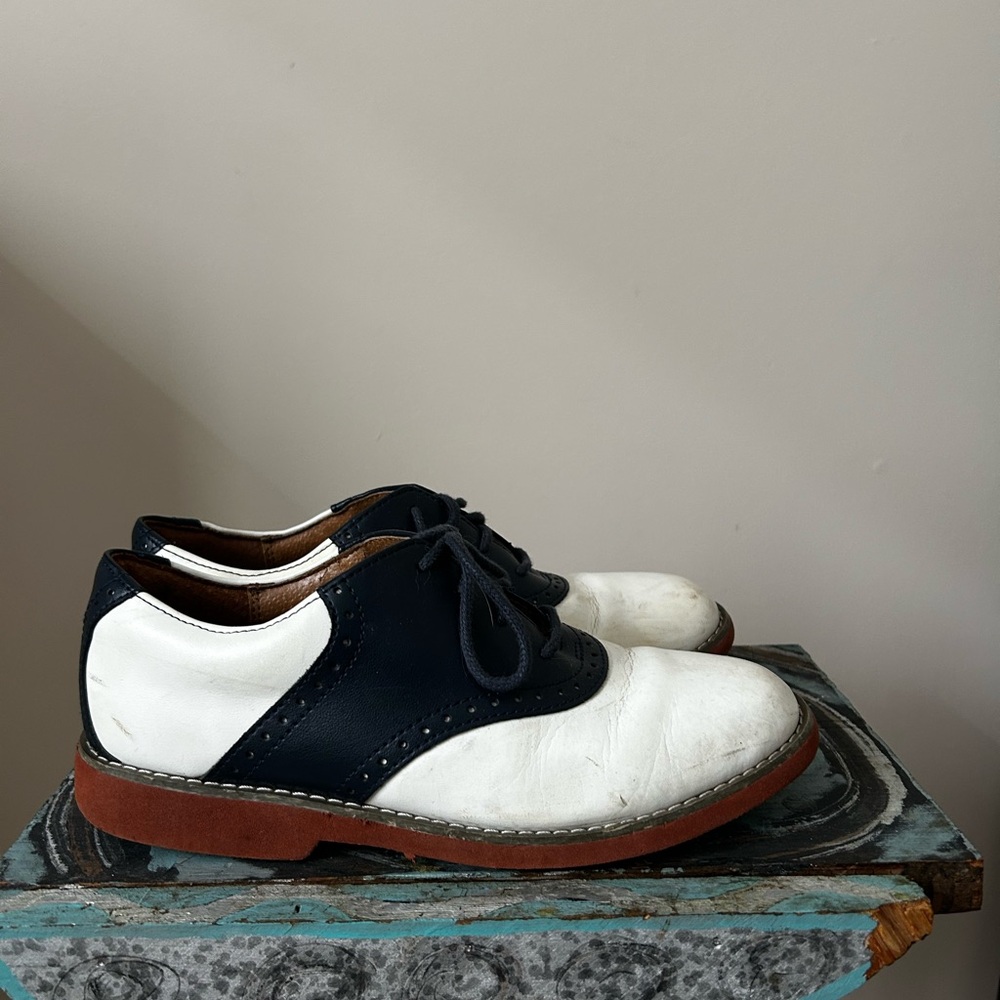 Vintage School Issue Saddle shoes navy and white